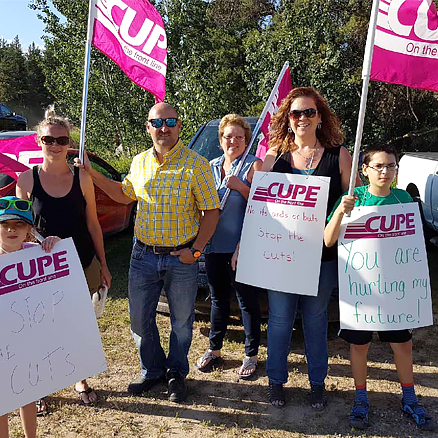 Protesters picket Sask Party AGM