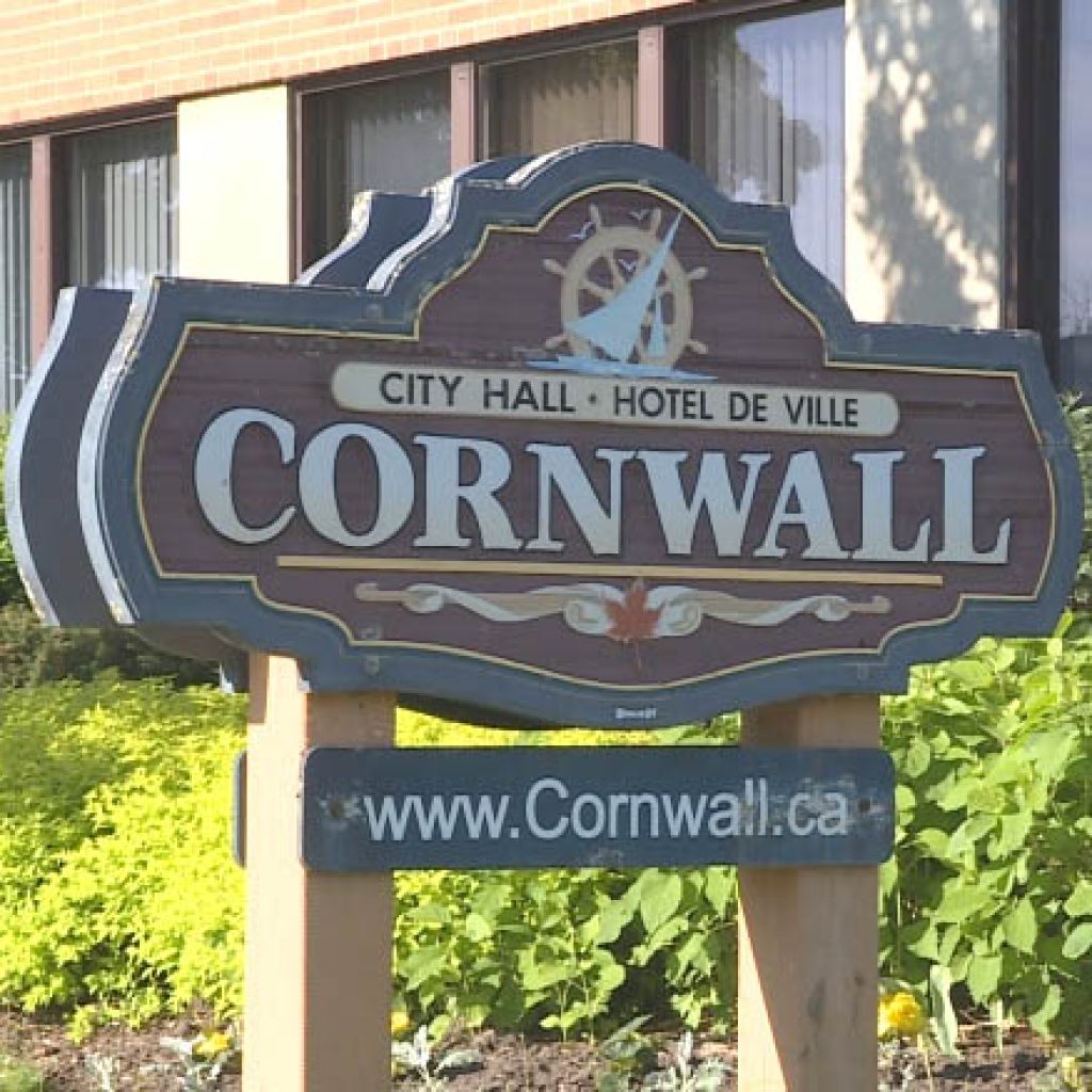 Cornwall, Ont. Workers head back to work as strike officially ends.