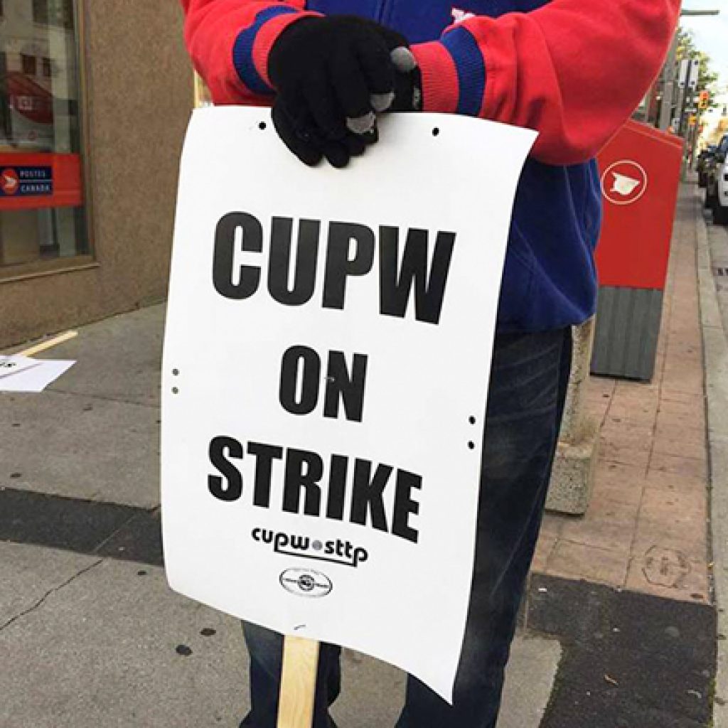 Postal union rotating strike hits Toronto today