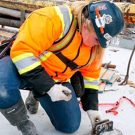 National maternity strategy needed for industry women, stresses the Building Trades