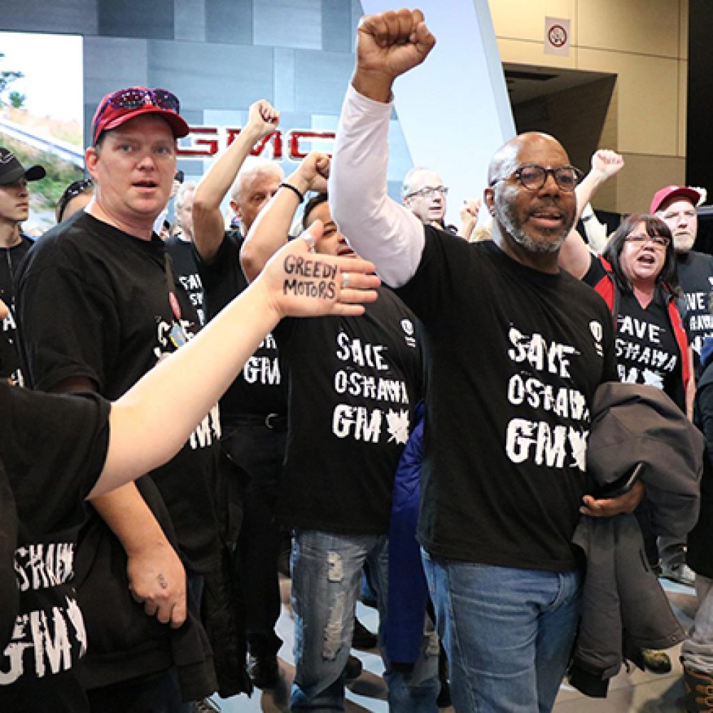 More than 200 Unifor activists storm Canadian Auto Show