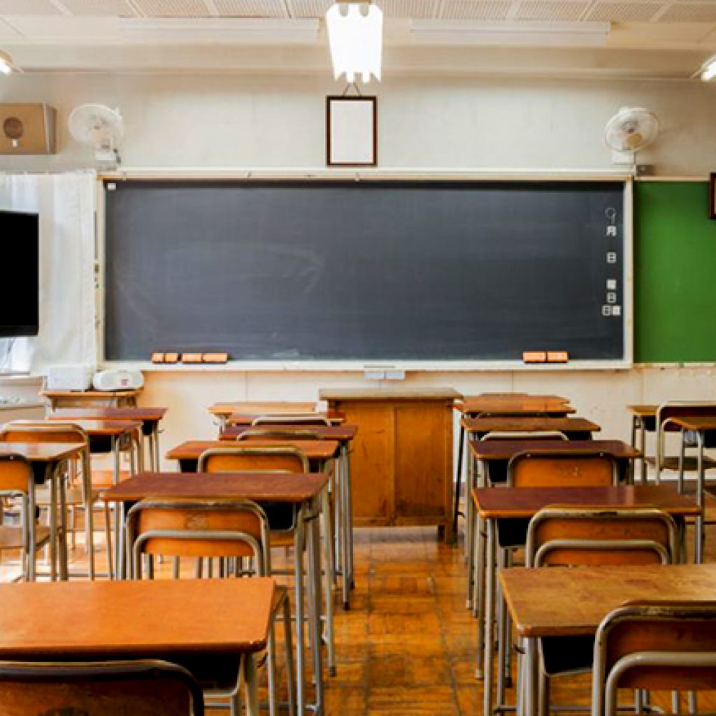 Contract settlements with Ontario education unions not likely before kids head back to school