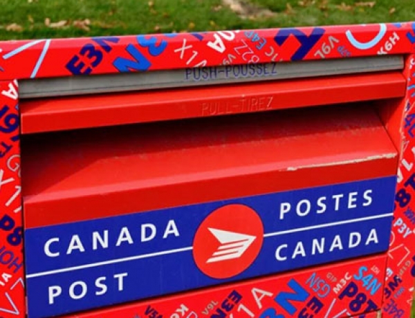 Postal union works to hold Liberals to door-to-door delivery promise